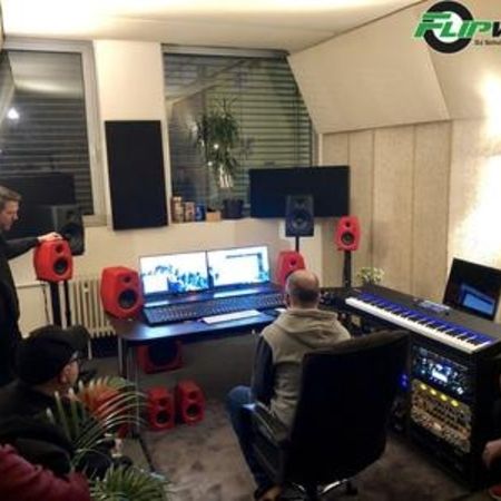 Monkey Banana Sofa Session