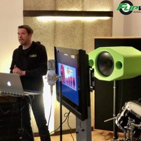 Monkey Banana Sofa Session