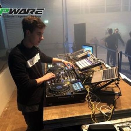 !COM-Party Vol. 2 sponsored by Flipware